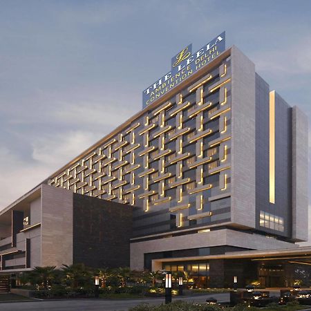 The Leela Ambience Convention Hotel Delhi Нью-Дели Экстерьер фото The hotel in 2019