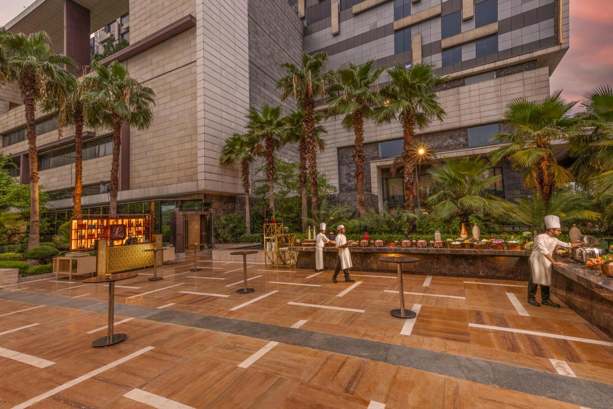 The Leela Ambience Convention Hotel Delhi Нью-Дели Экстерьер фото The Park, Hyderabad