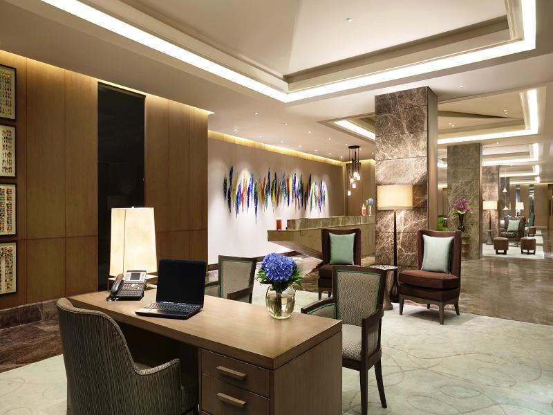 The Leela Ambience Convention Hotel Delhi Нью-Дели Экстерьер фото The Business Centre