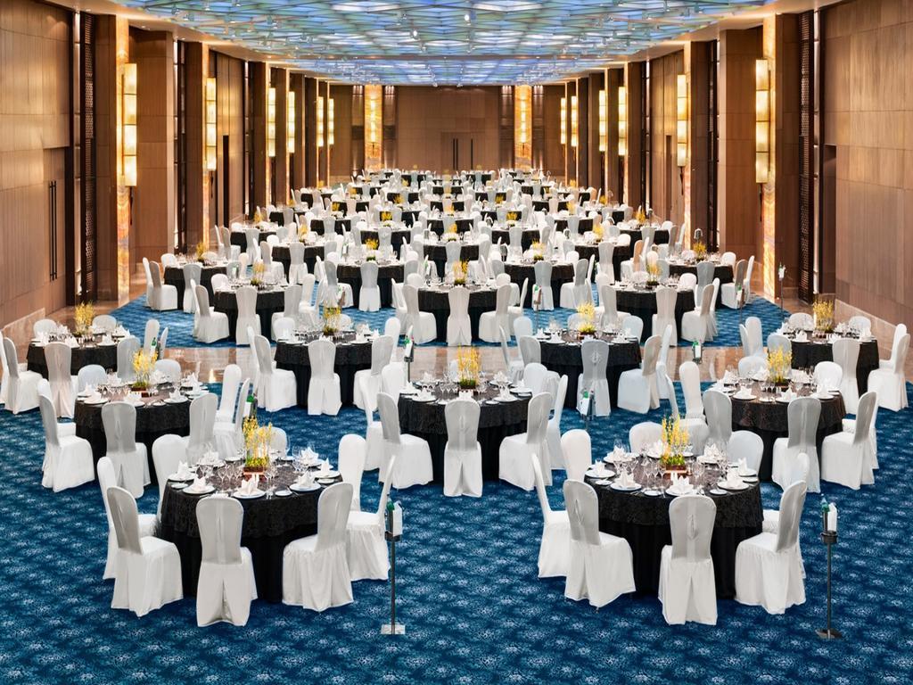 The Leela Ambience Convention Hotel Delhi Нью-Дели Экстерьер фото The Grand Ballroom